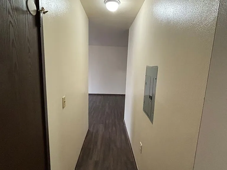 7501 W Green Tree Rd — Photo 14