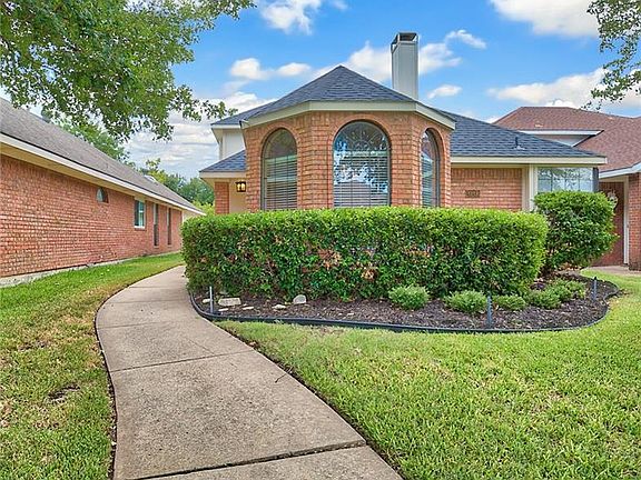 3rd image of 2020 Greenview Dr