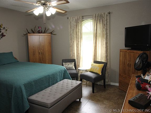 4th image of 2042 W Toledo St