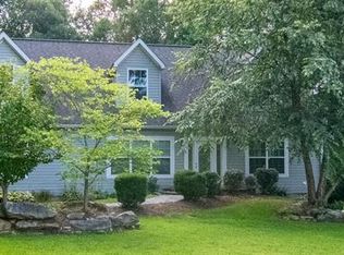 16 Bear Rock Rd, Hendersonville, NC 28739