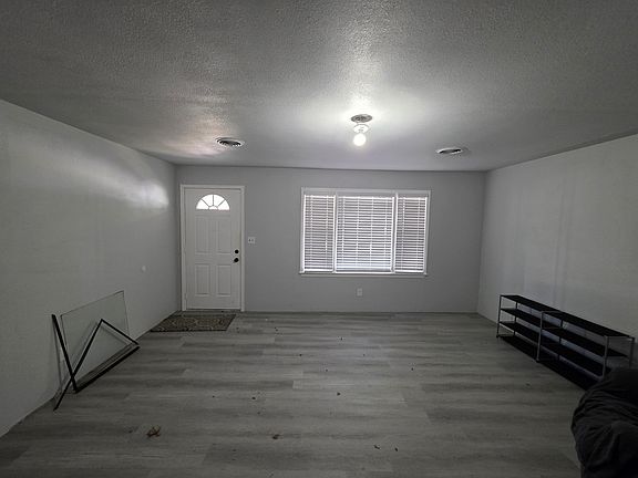 5th image of 732 D St NW