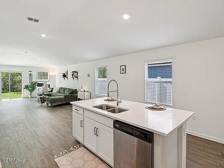2287 Shady Breeze Ln — Photo 4