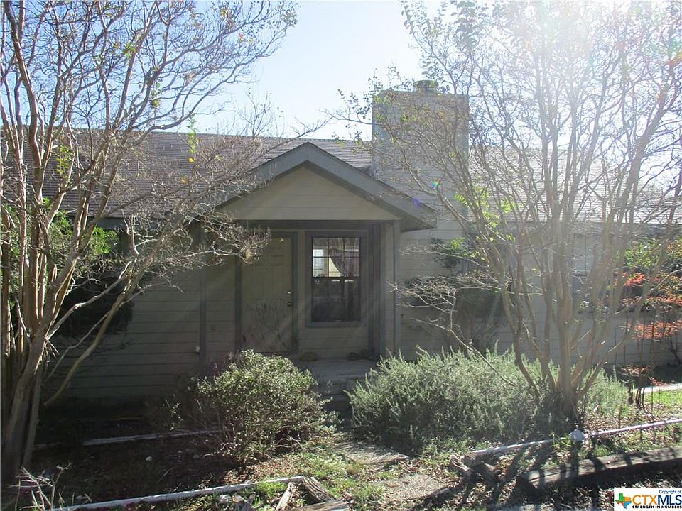 2nd image of 480 Highland Hts