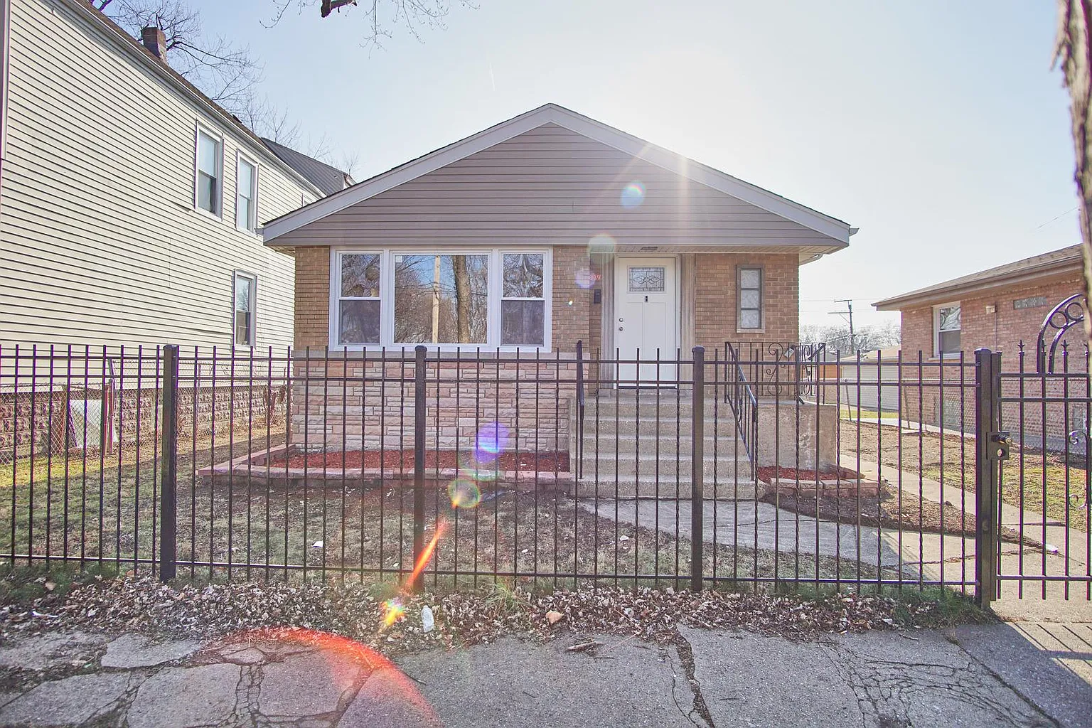 839 W 122nd St photo 1