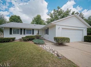 2022 Juniper Ln, Bloomington, IL 61701