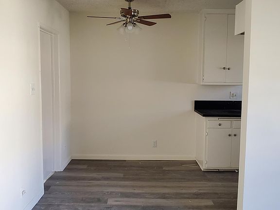 3rd image of 14664 Roscoe Blvd #25
