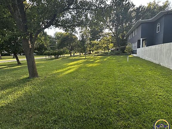 2nd image of 122 W Fremont Ave