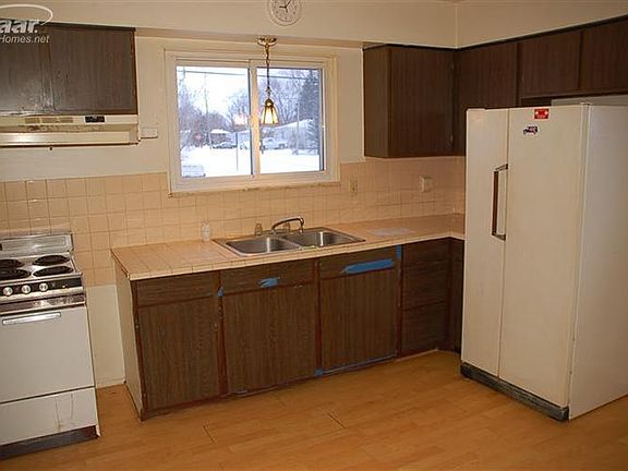 4th image of 120 E Naldrette St