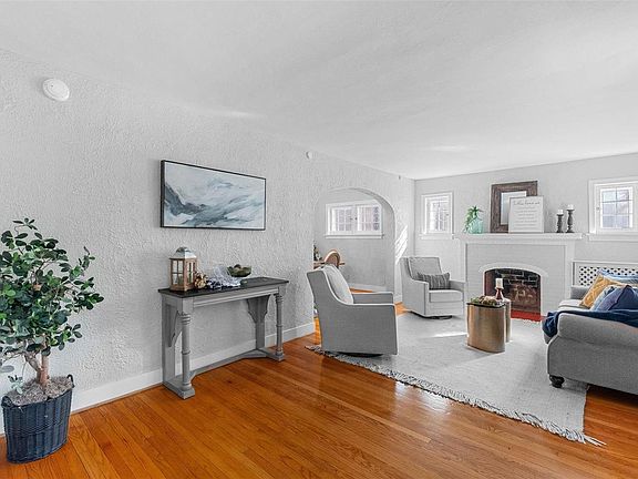 3rd image of 7547 Washington Ave