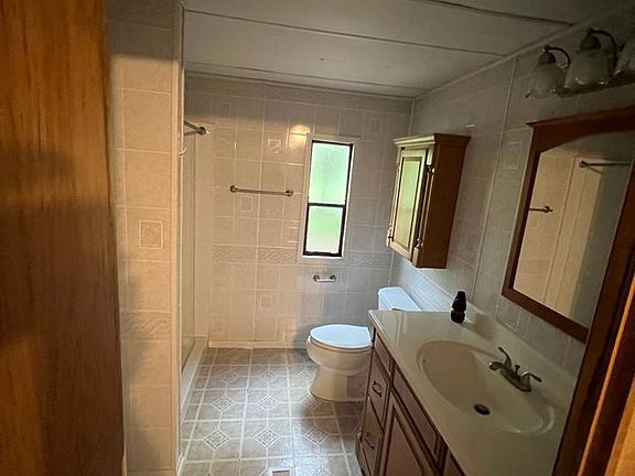 3rd image of 3710 Stanley Dr