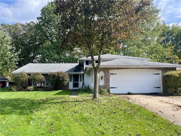 15041 Parkwood Ln, Strongsville, OH 44149