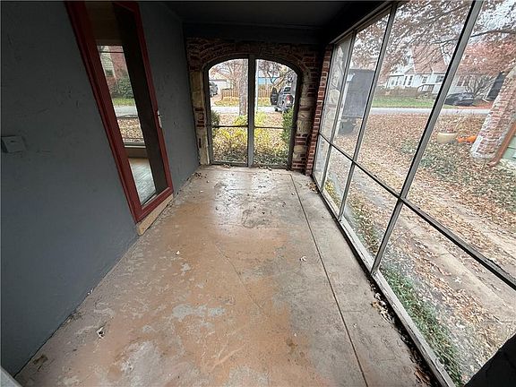 3rd image of 7336 Grand Ave