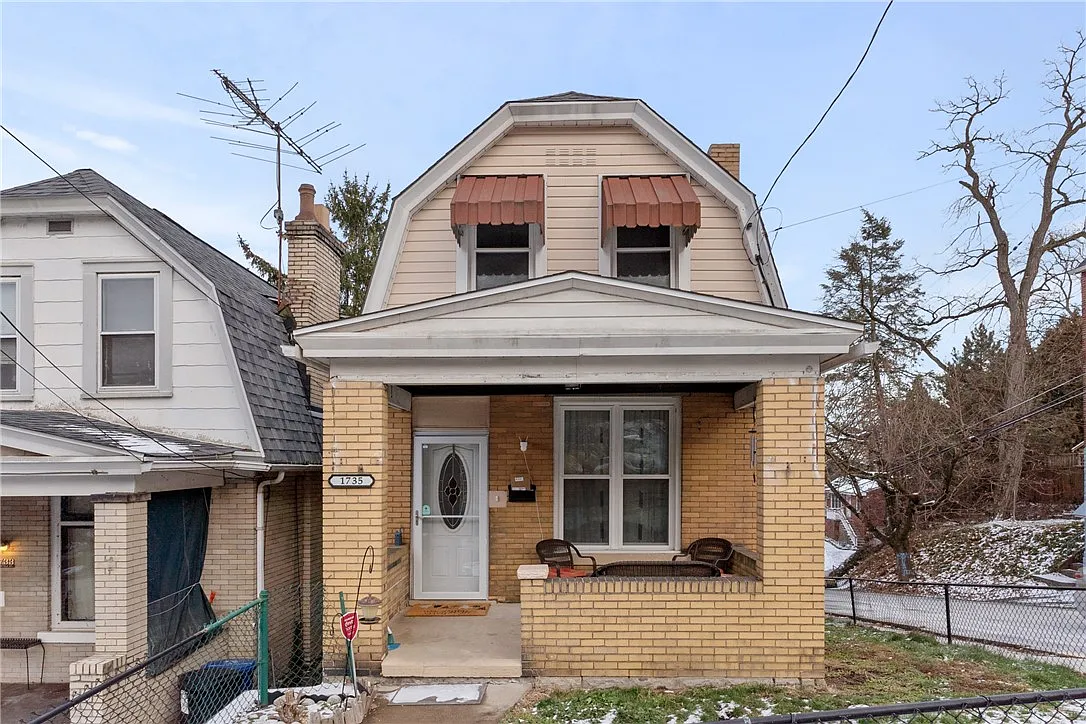 1735 Fallowfield Ave photo 1