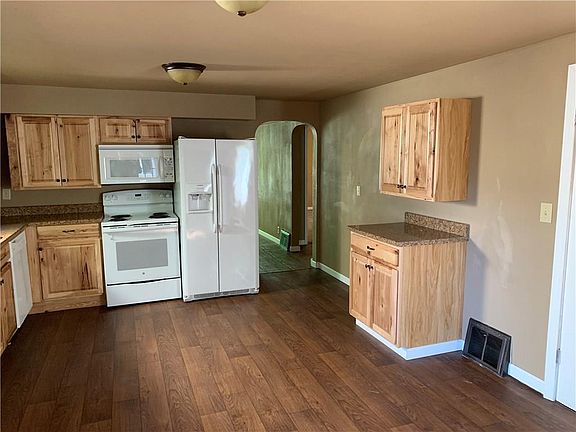 4th image of 328 Broadwater Ave