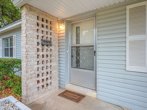 3rd image of 260 Gregory Dr