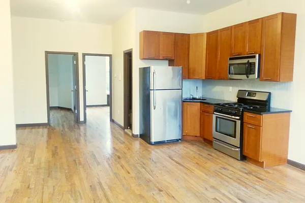 Rented by Evergreen Apartments BK | media 13