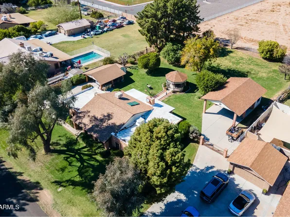 8122 W MONTEBELLO Avenue, Glendale, AZ 85303