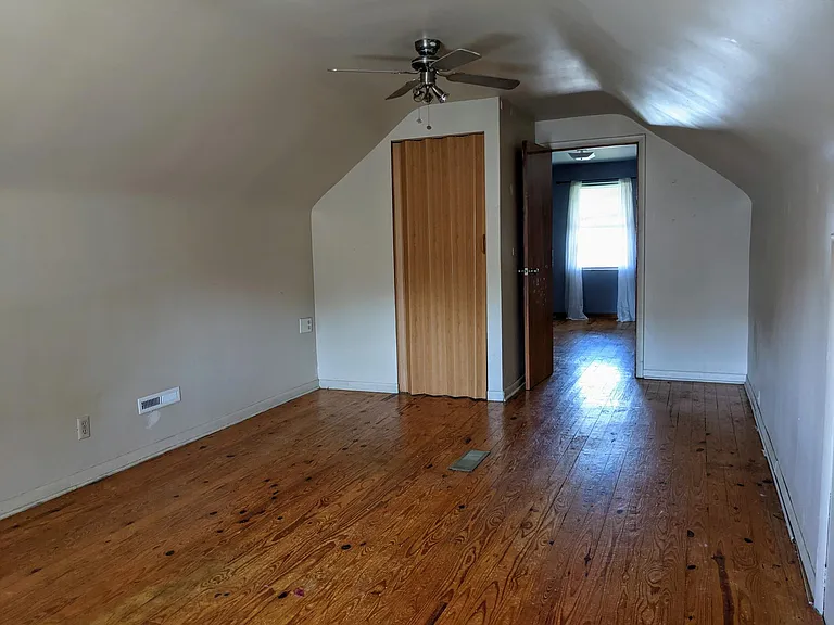 543 Woodbury Ave — Photo 16