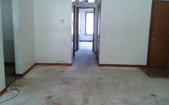 3rd image of 708 E Glenwood Dyer Rd #708