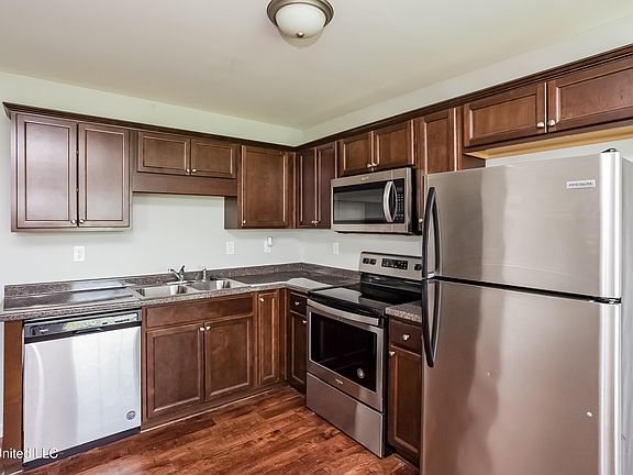 4th image of 5510 Kaitlyn Dr E