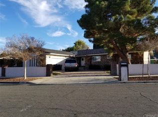 552 Fairway Dr, Palmdale, CA 93551