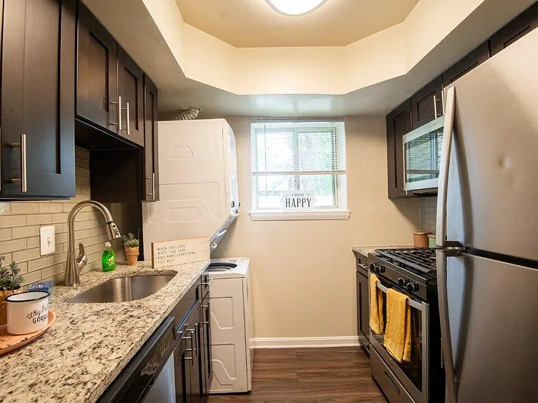 Glen Ridge Apartment Homes — Photo 3