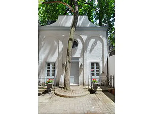 Sold by Corcoran | media 18