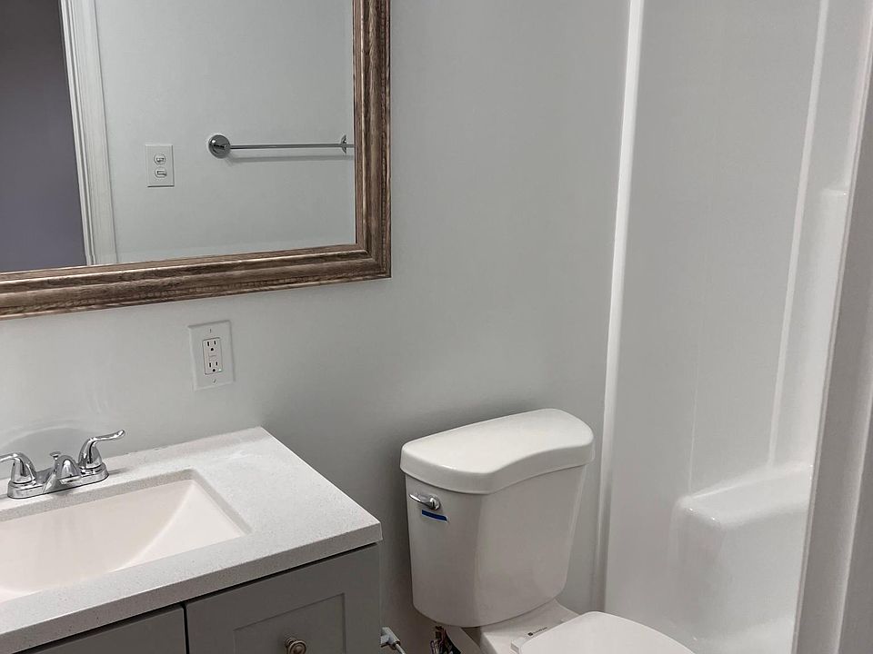 3rd floor bathroom attched to bedroom (2)