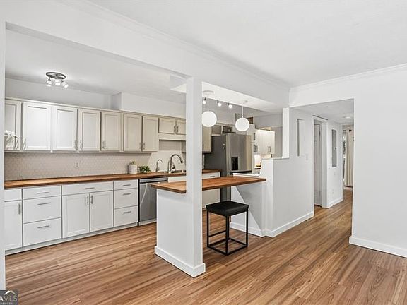 4th image of 5056 Meadow Ln #5056