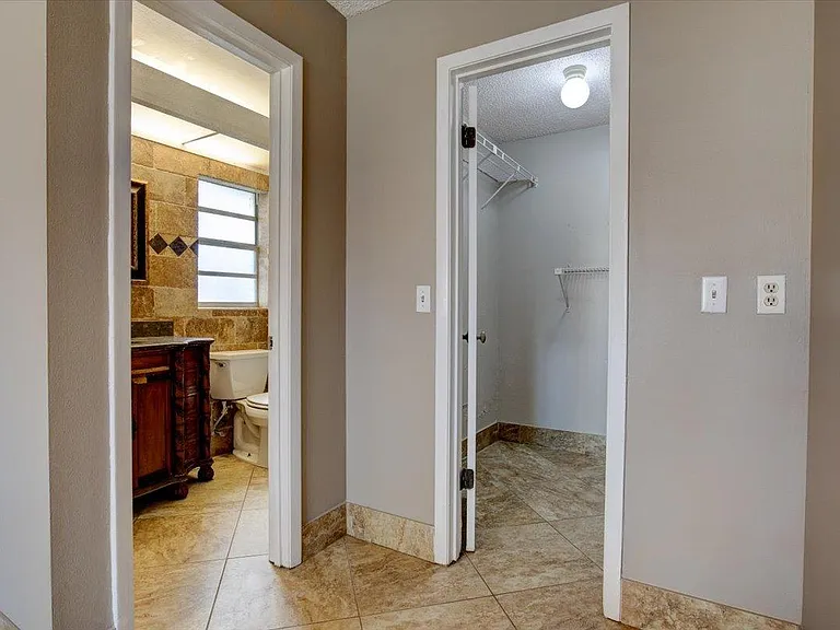 7946 Glen Abbey Cir — Photo 20