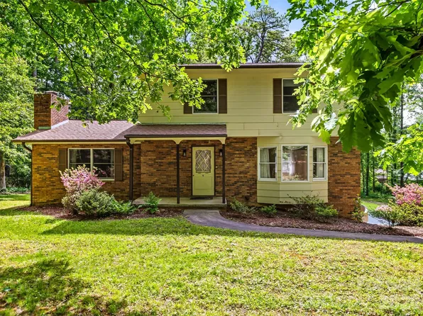 11 Woodmere Dr, Arden, NC 28704