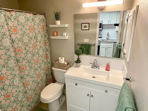 4th image of 2205 Arapahoe Ave APT 12