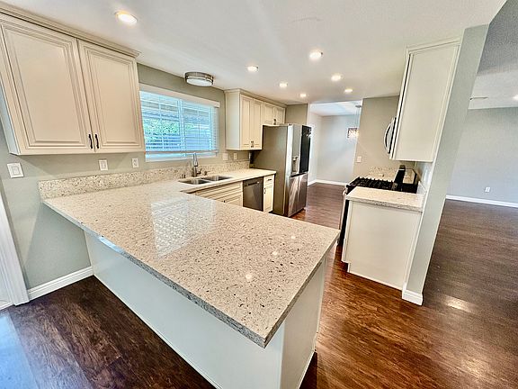 2nd image of 2035 Grove Ave