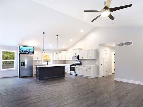 2nd image of 383 Woodlark St