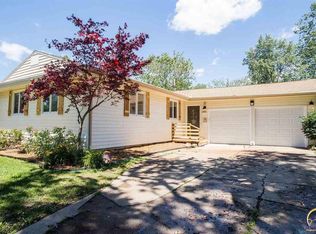 2800 SW McAlister Ave, Topeka, KS 66614