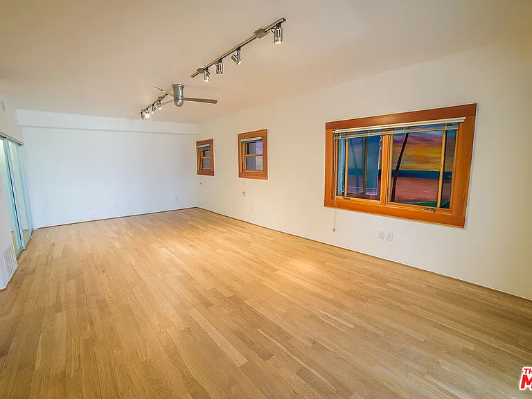 8 Brooks Ave #11 — Photo 21