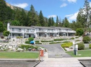 11150 S Lakeshore Rd, Chelan, WA 98816