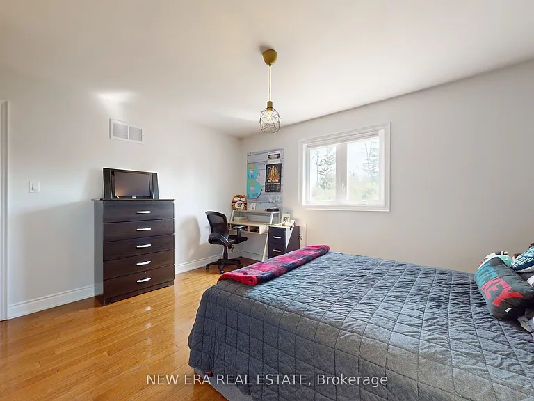1031 Lake Dr N #UPPER — Photo 26