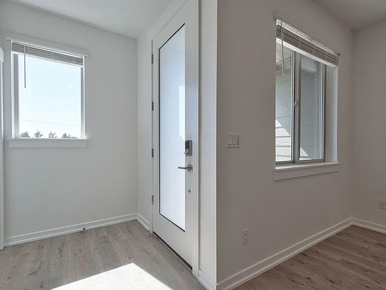5617 SE Logan Ln — Photo 5