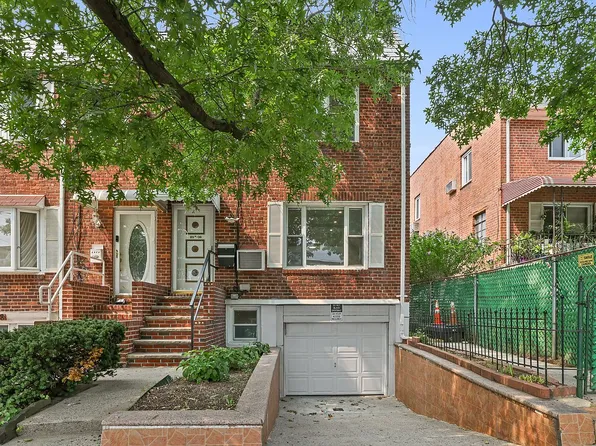 8936 Springfield Blvd, Queens Village, NY 11427