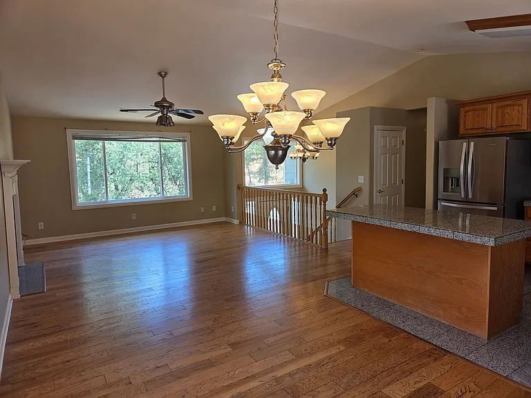 20800 W Willow Springs Dr — Photo 4