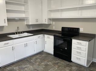 3529 SW 9th St, Topeka, KS 66606