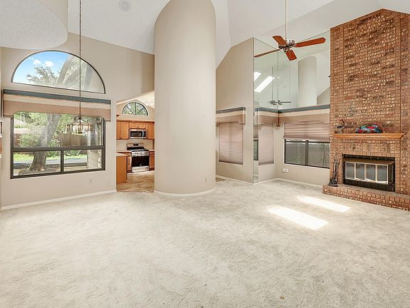 3rd image of 2202 Warfield Way