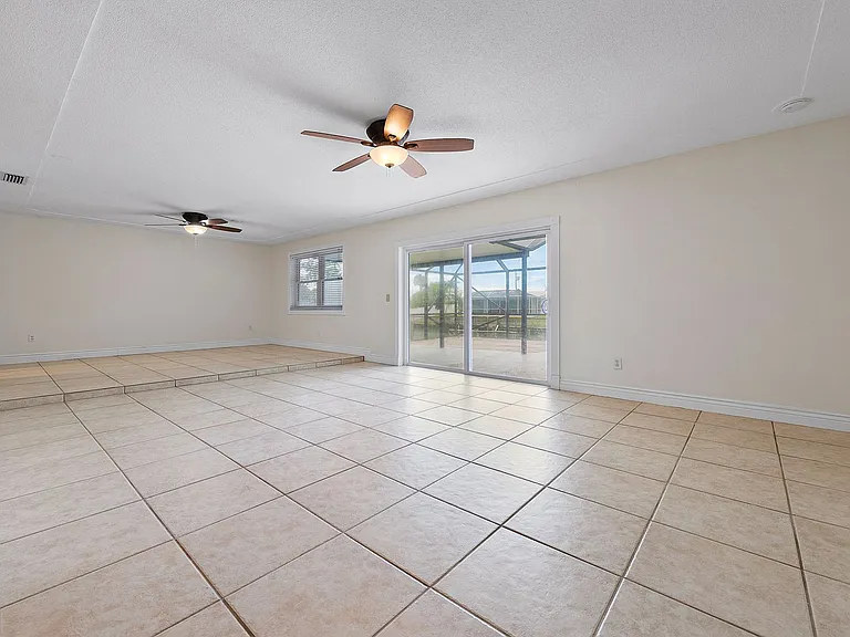 403 Bridgetown Ct — Photo 11