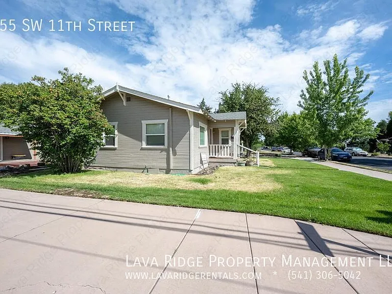 655 SW 11th St — Photo 20