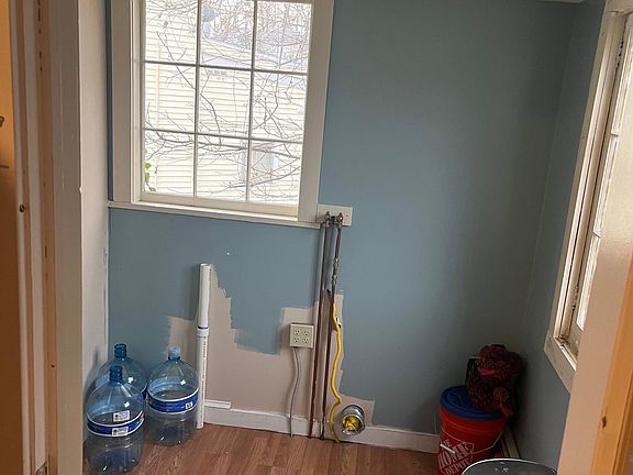 4th image of 8 Burdick Ave