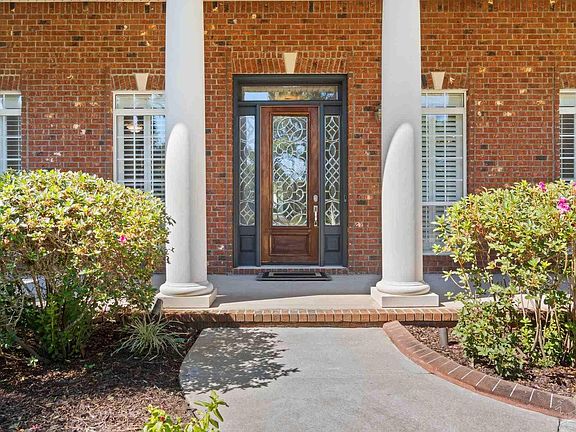4th image of 3629 Tiger Point Blvd