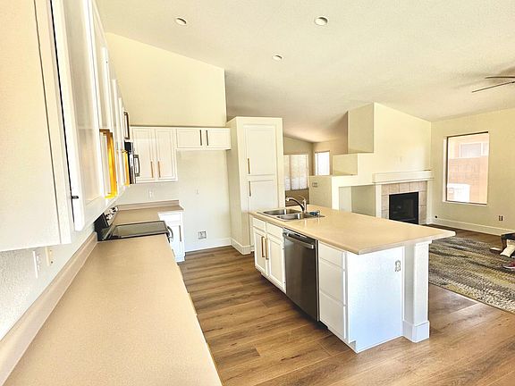 4th image of 6797 W Quail Ave
