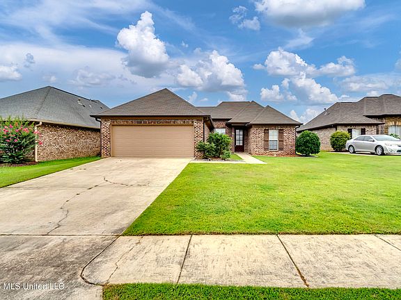 3rd image of 303 Ridge Pointe Dr