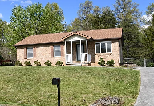 218 Bluebird Dr Photo 1